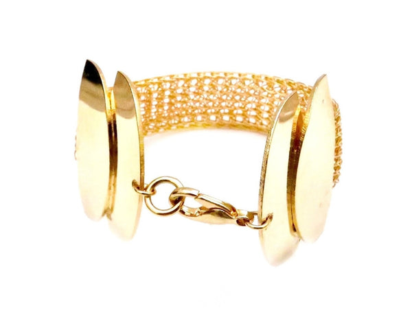 Gold mesh bracelet with gold scallop details